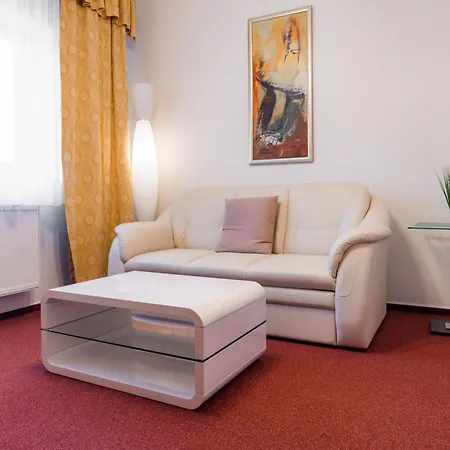 Hotel Schwarz 3*
