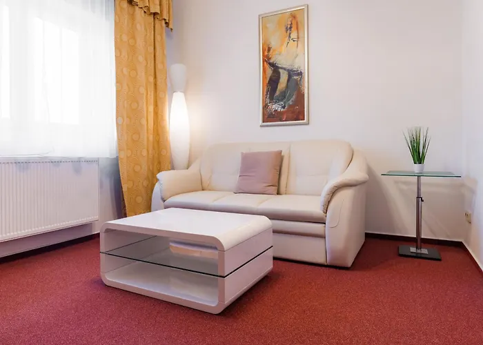Hotel Schwarz 3*